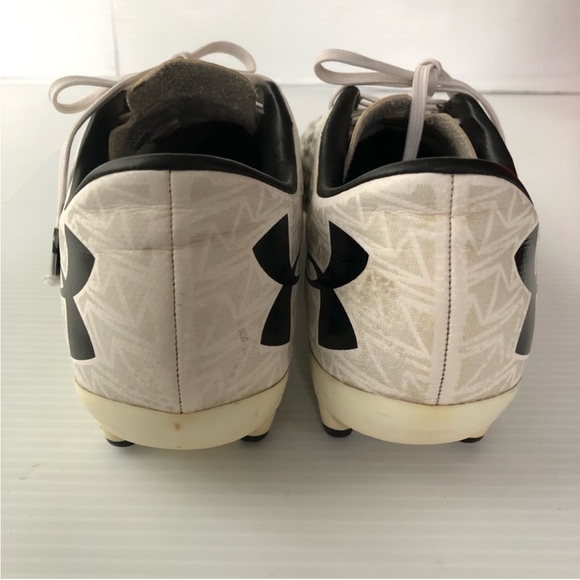 Men’s Under Armour Soccer Cleats - Picture 6 of 11